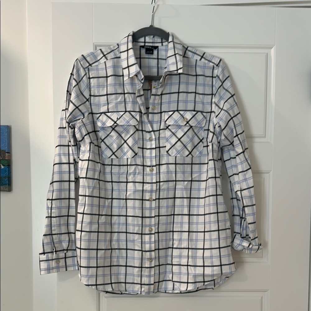 Women’s Eddie Bauer White and Blue Plaid Shirt NWT